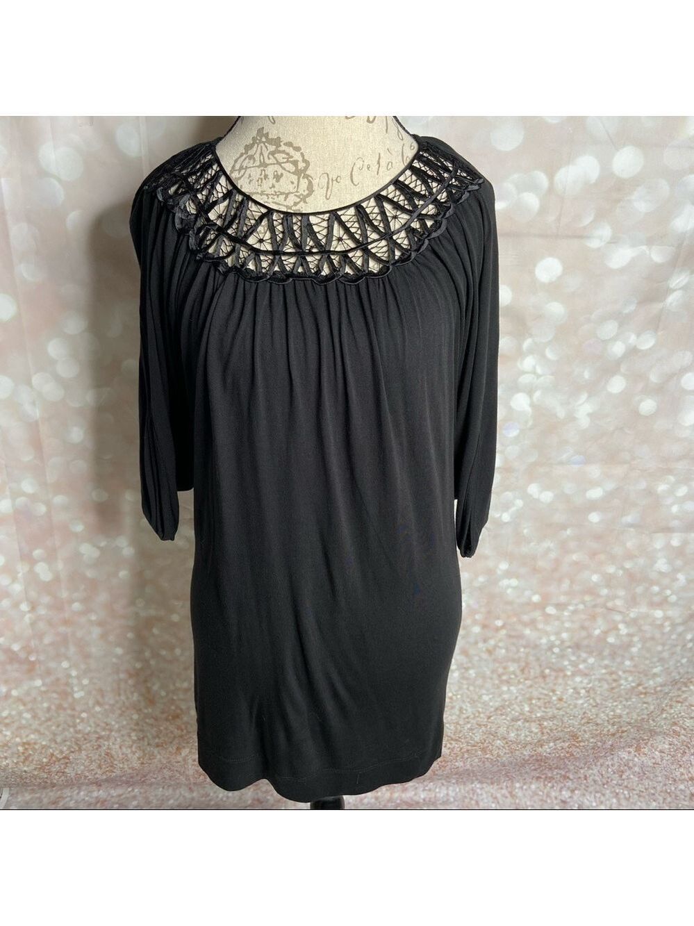 KISCHE black batwing top with neckline detail